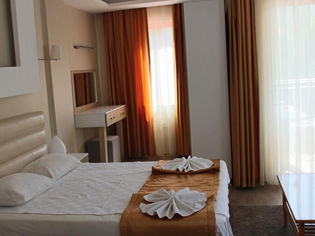 Arya Otel 马尔马里斯 外观 照片