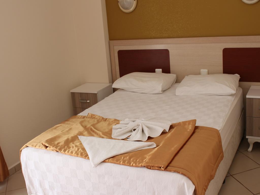 Arya Otel 马尔马里斯 外观 照片