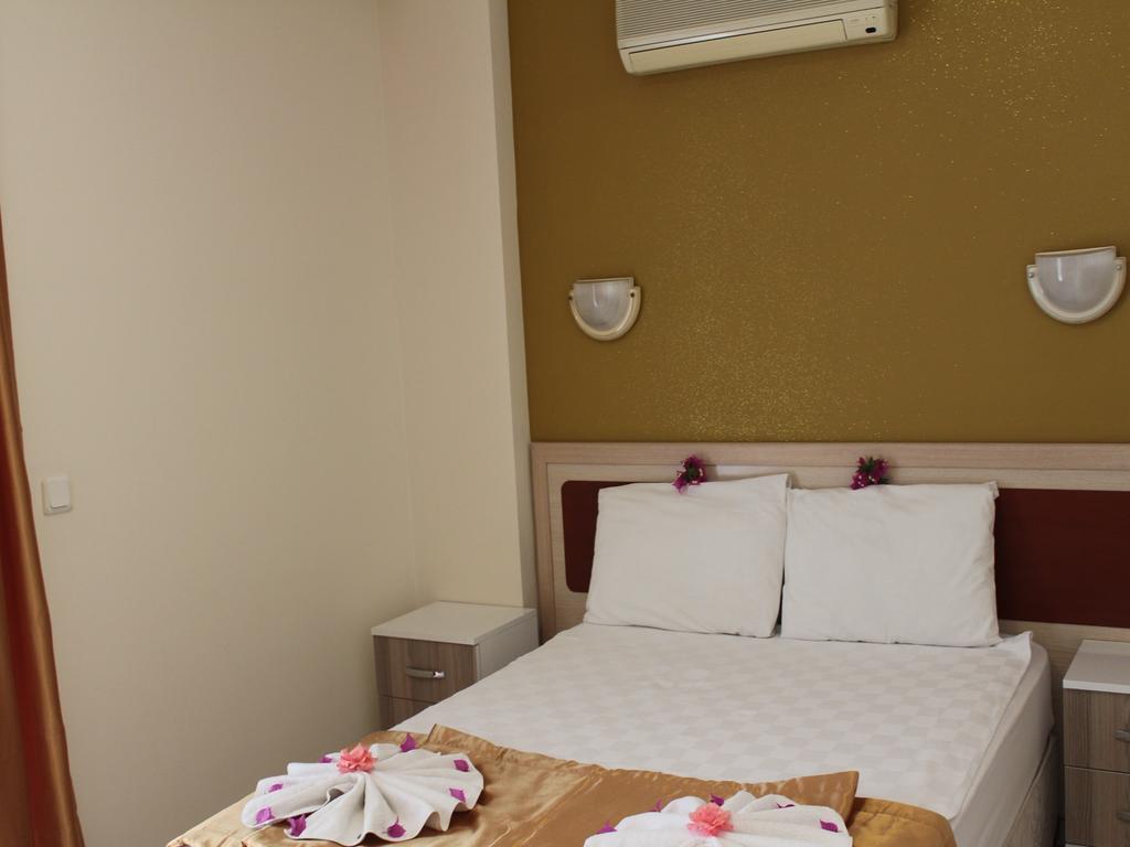 Arya Otel 马尔马里斯 外观 照片